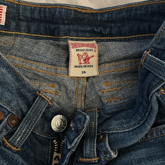 True religion Joey cut off - size 24. Cheeky shorts - Picture 3 of 3
